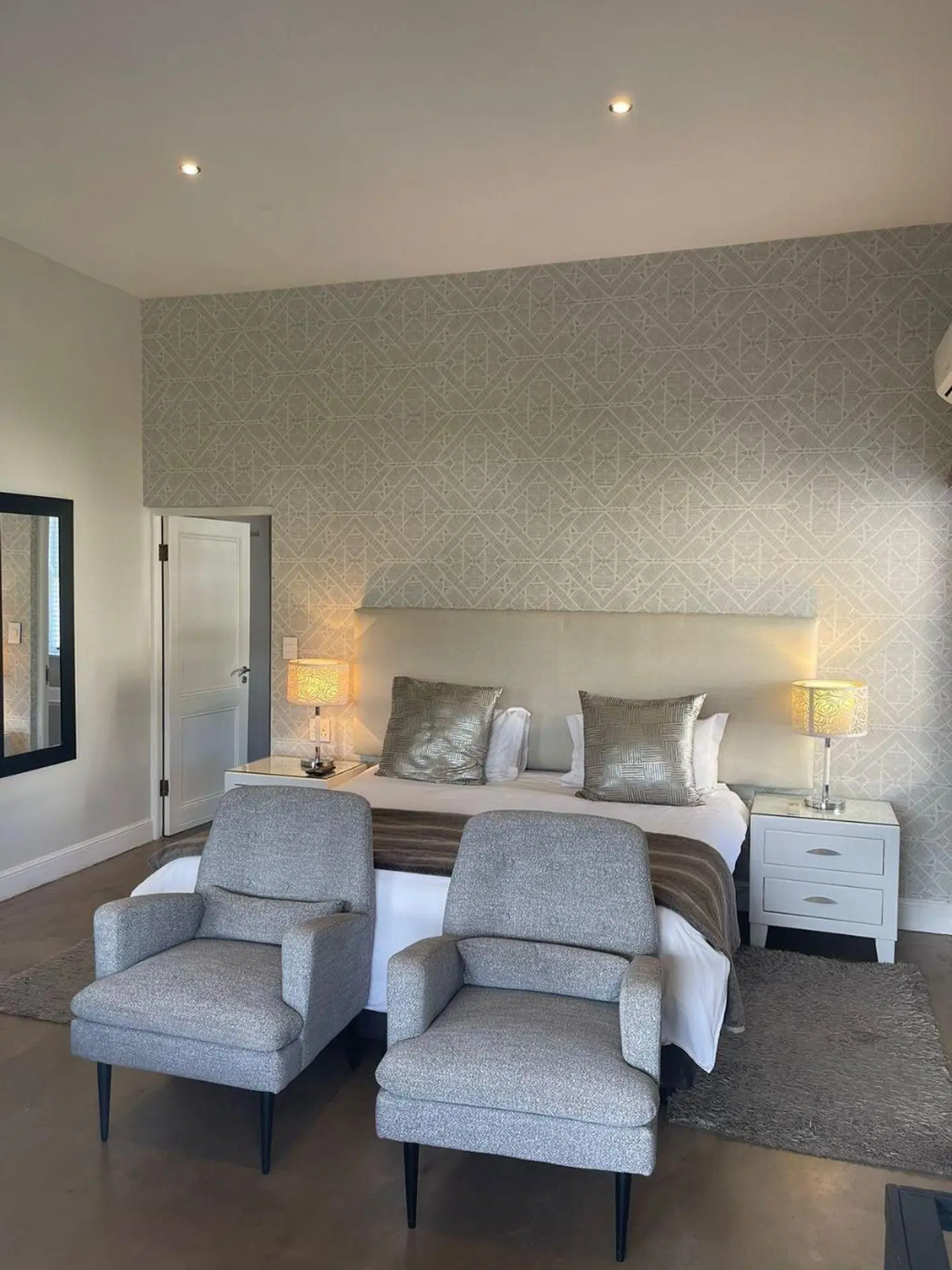 Plumwood Inn ROOM_EXAMPLE