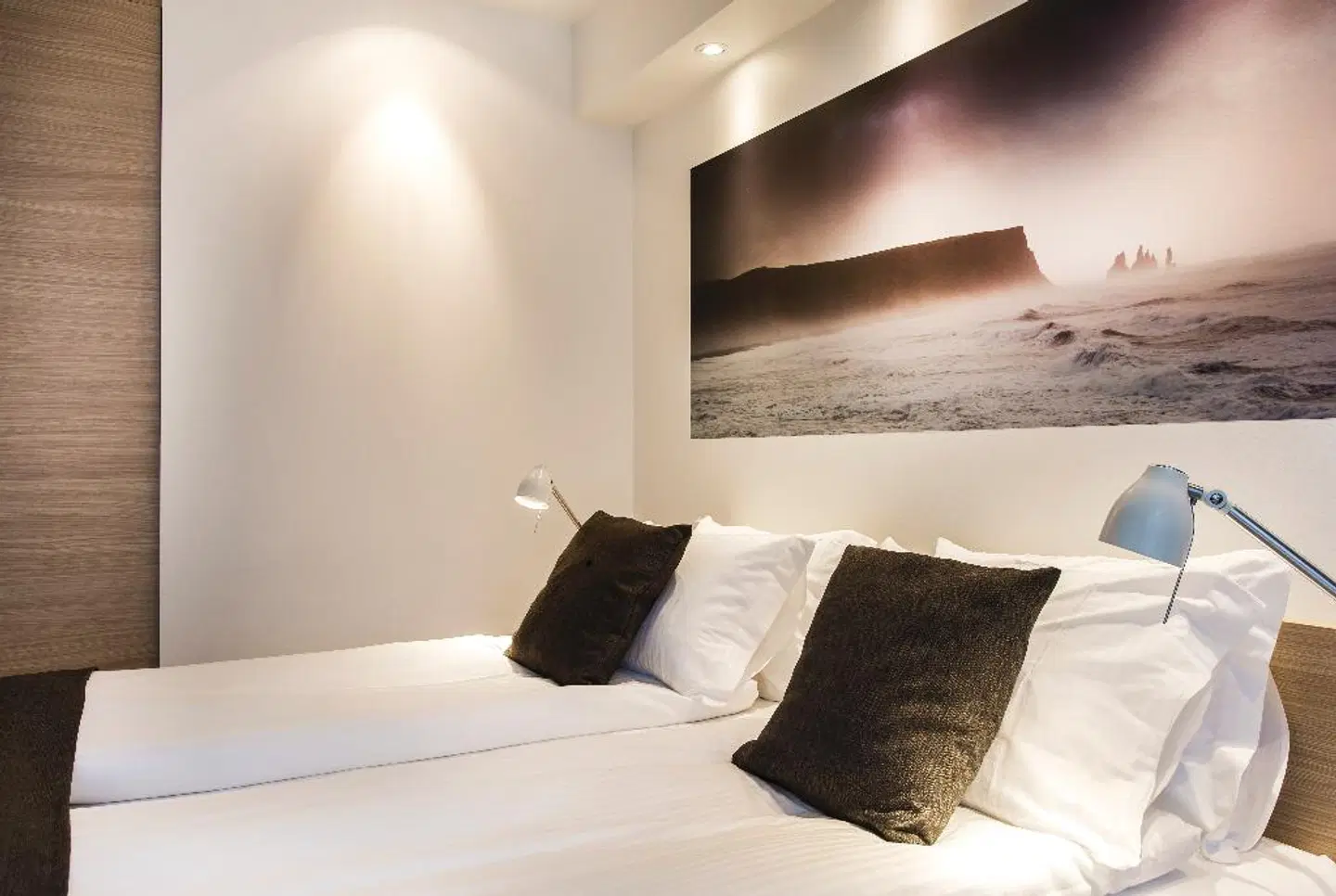 Storm Hotel ROOM_EXAMPLE