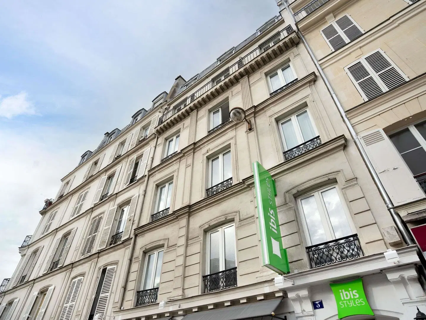ibis Styles Paris Montmartre Batignolles EXTERIOR