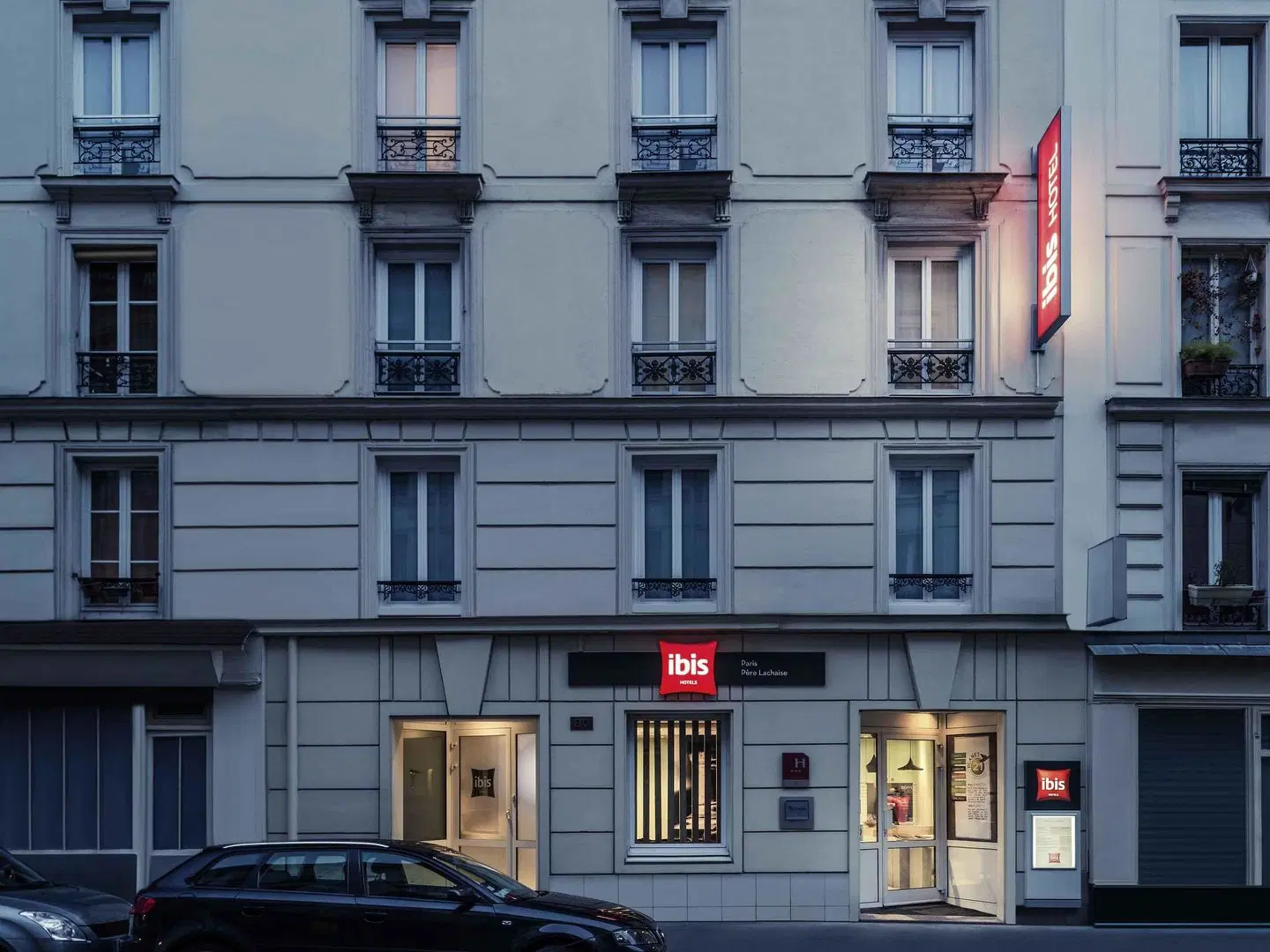 ibis Paris Père-Lachaise EXTERIOR