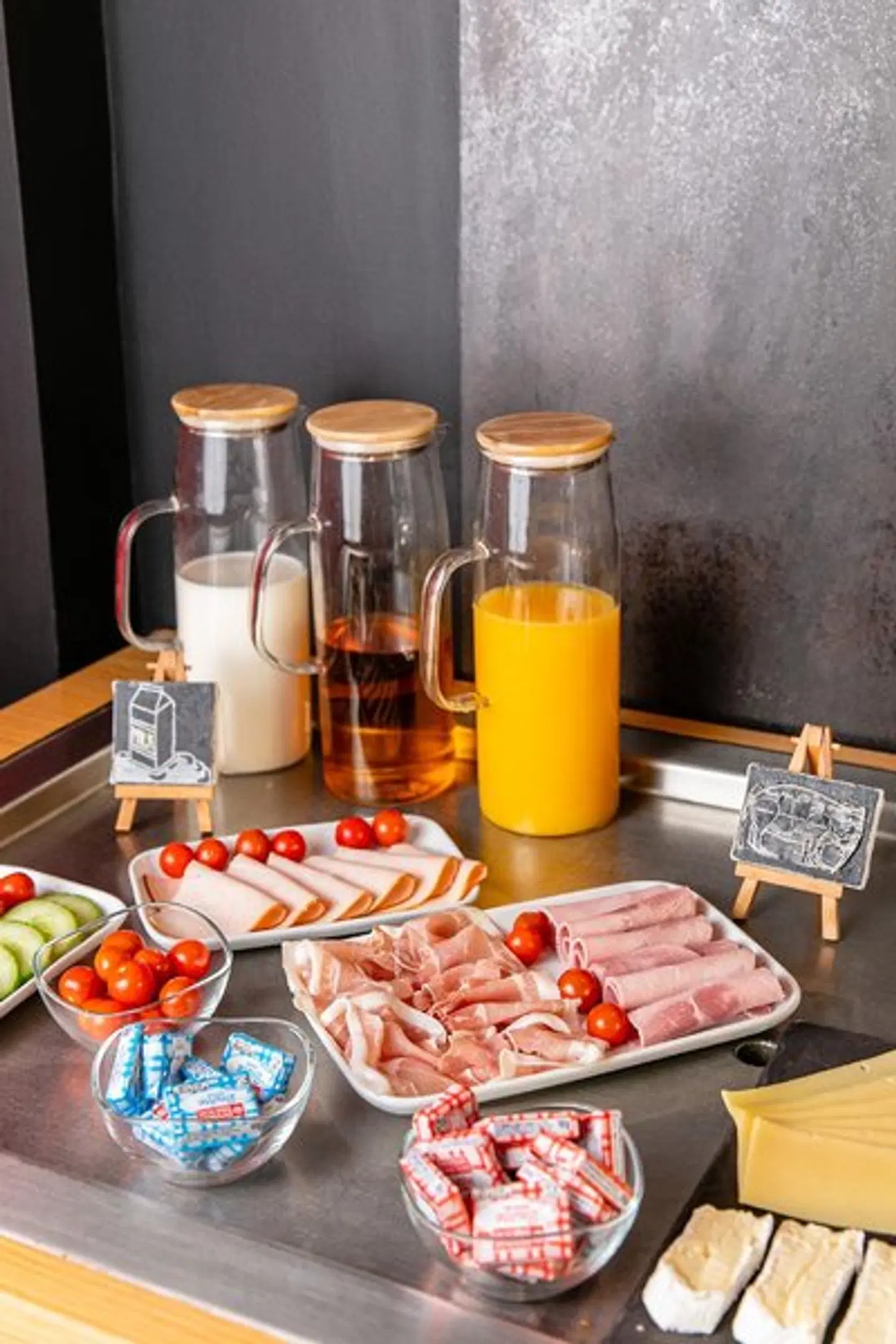 Crayon Rouge by Elegancia Restaurant