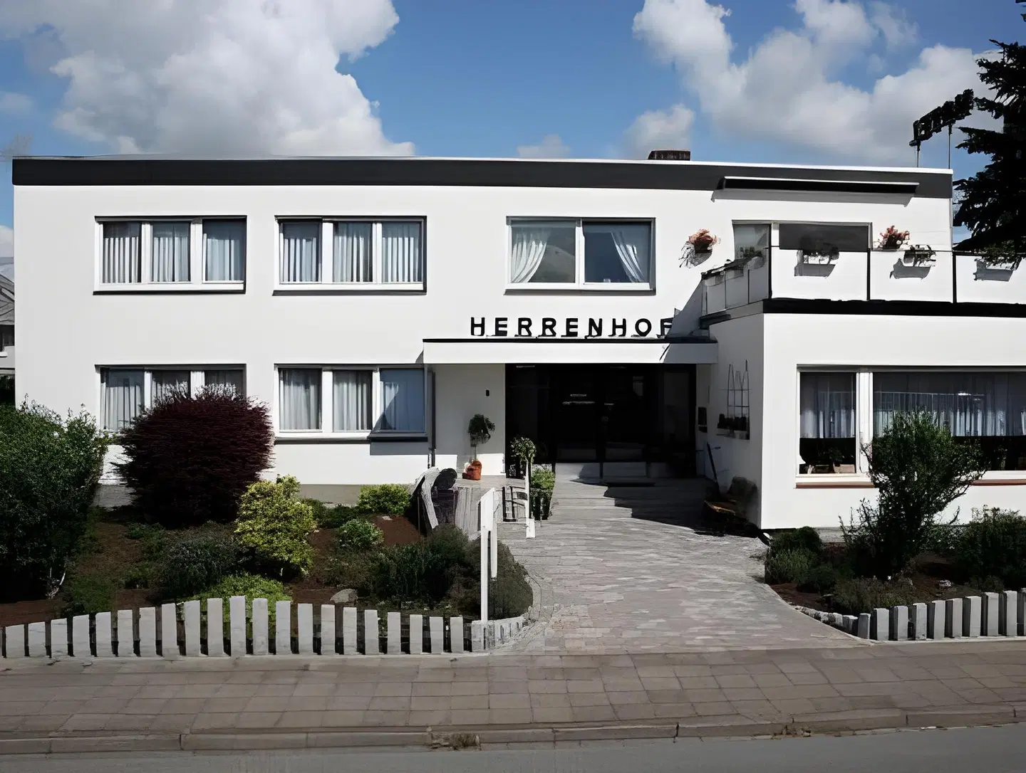 Herrenhof EXTERIOR