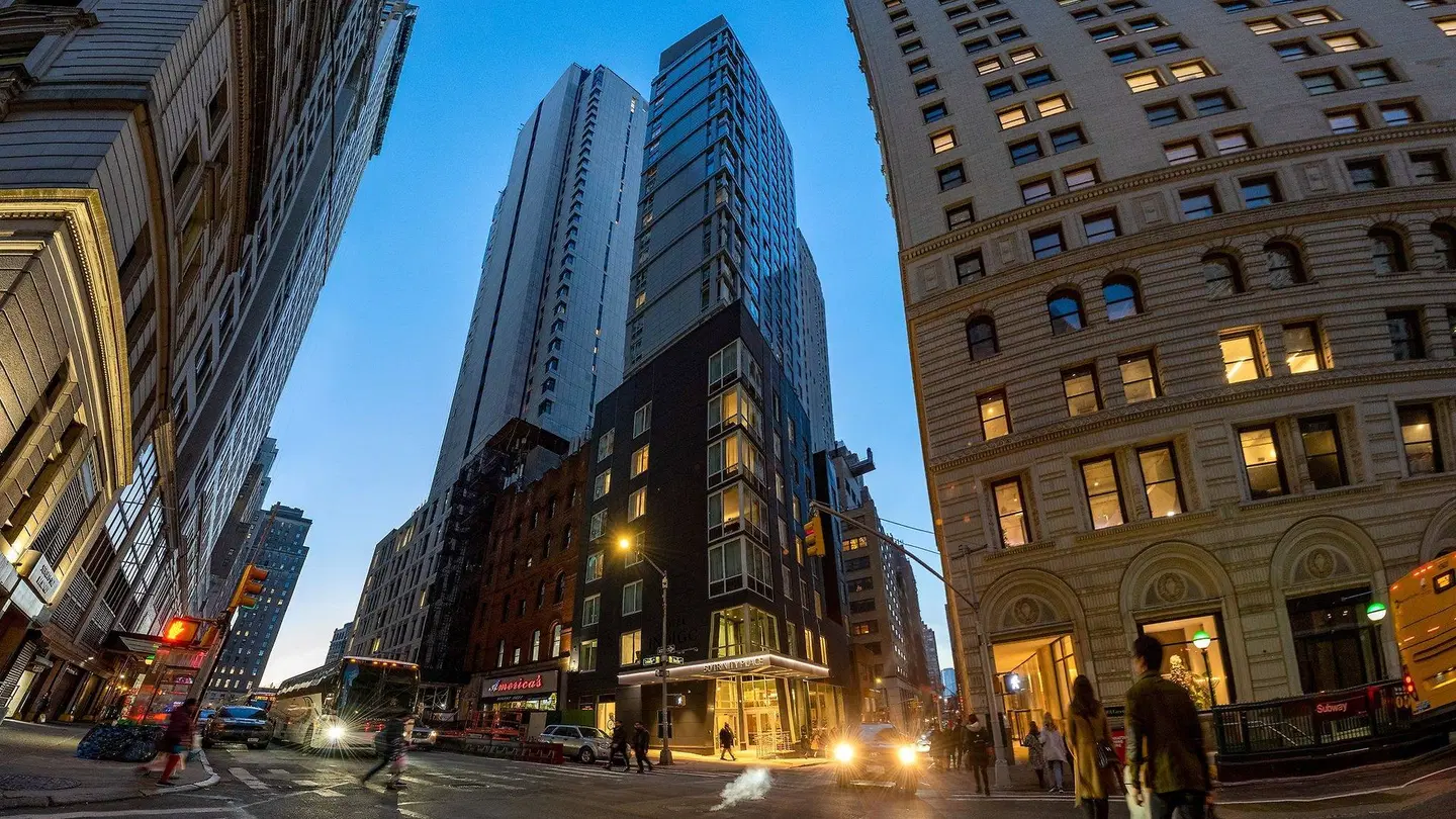 Hotel Indigo World Trade Center NYC EXTERIOR