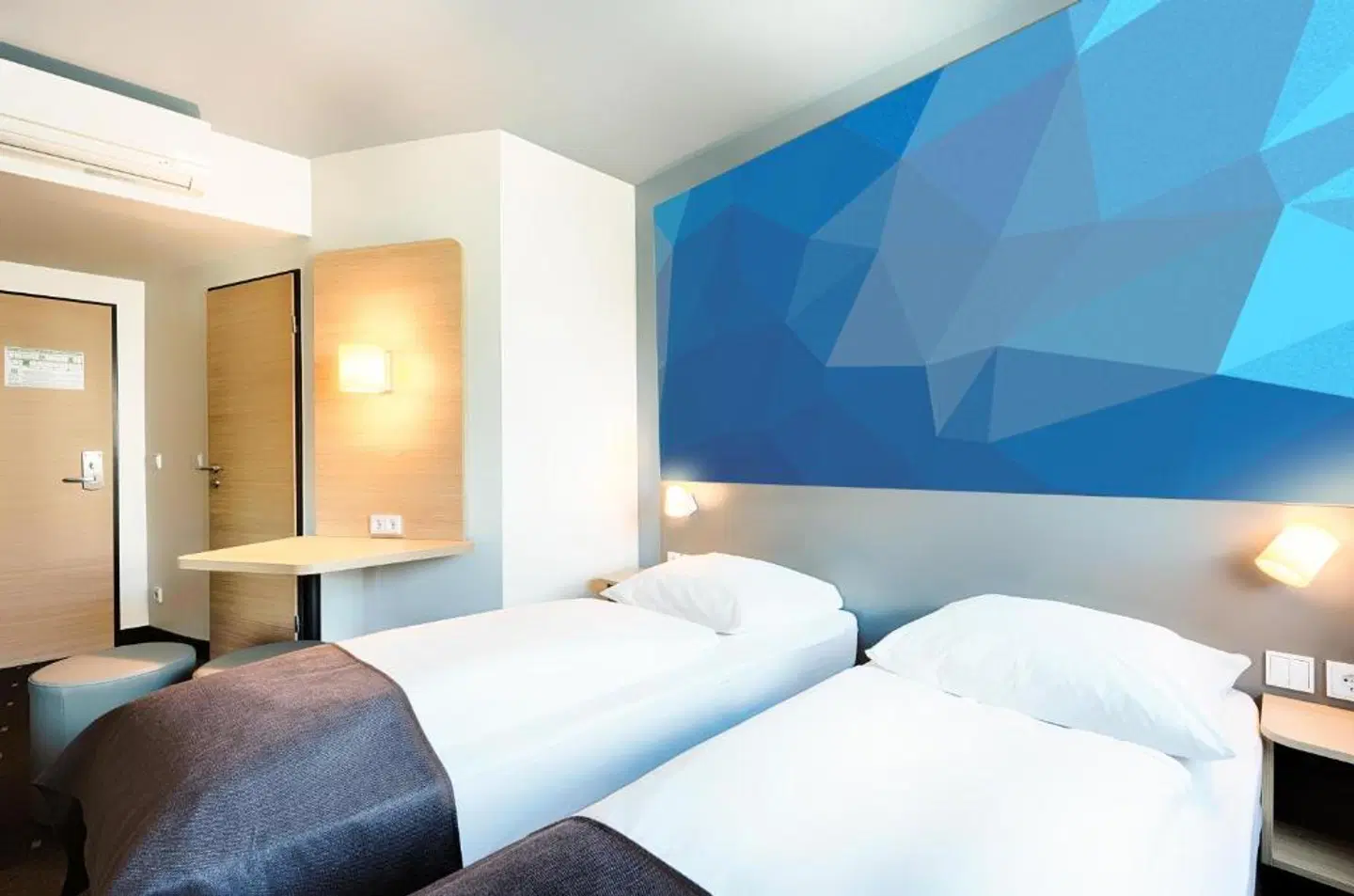 B&B HOTEL München-Schwabing ROOM_EXAMPLE