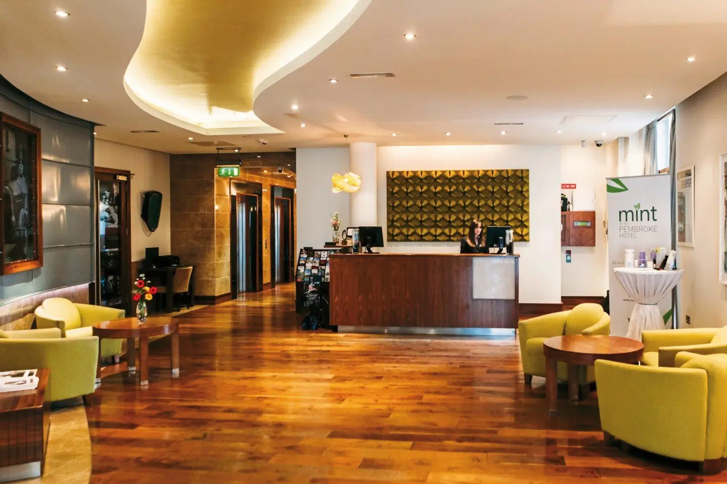 Pembroke Hotel LOUNGE_LOBBY