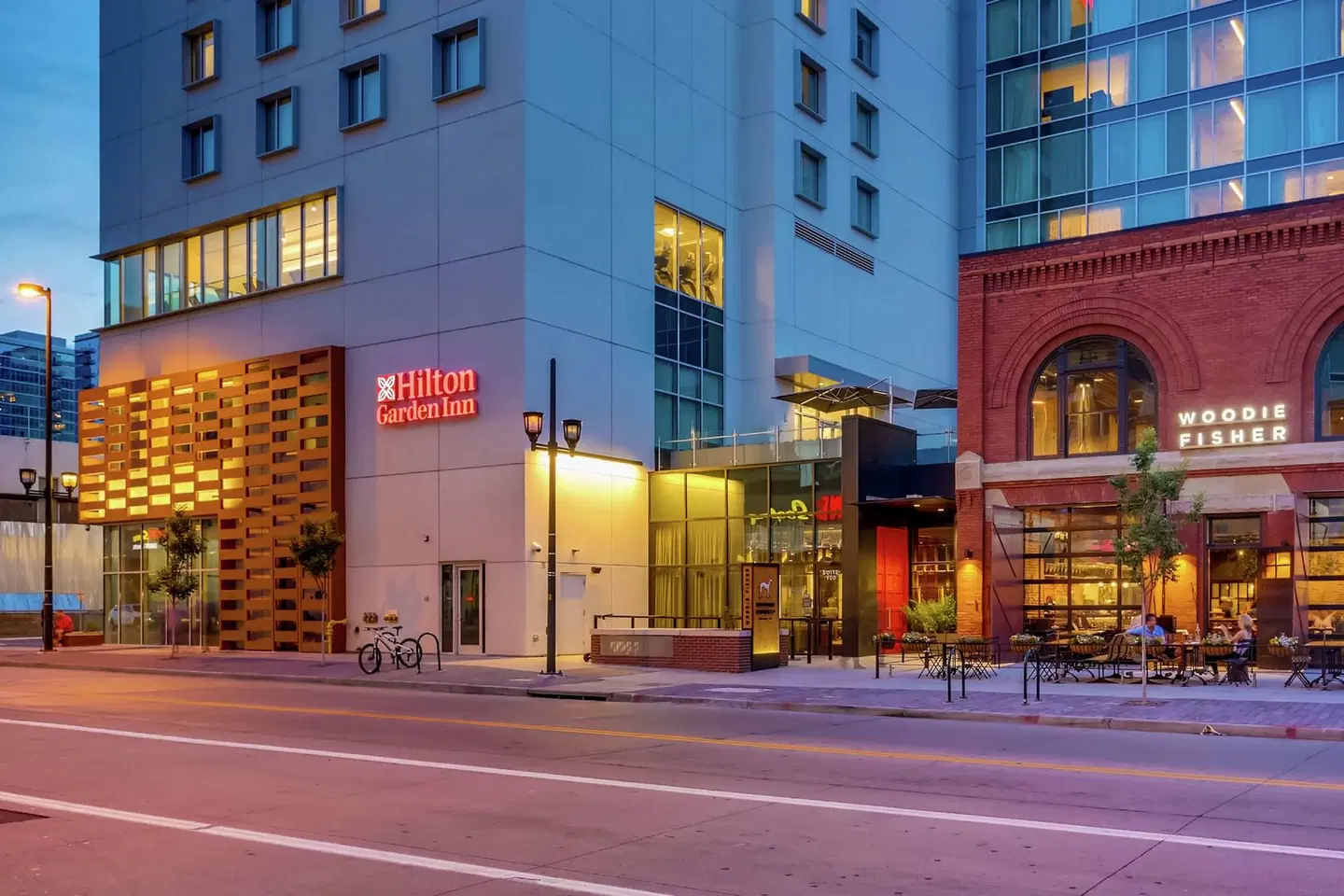 Hilton Garden Inn Denver Union Station EXTERIOR