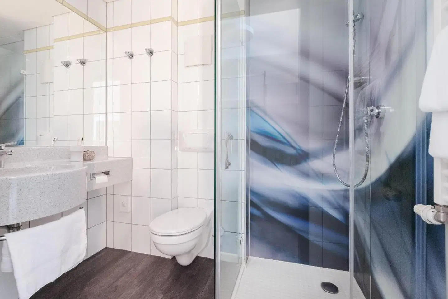 Garner Hotel Elmshorn Badezimmer