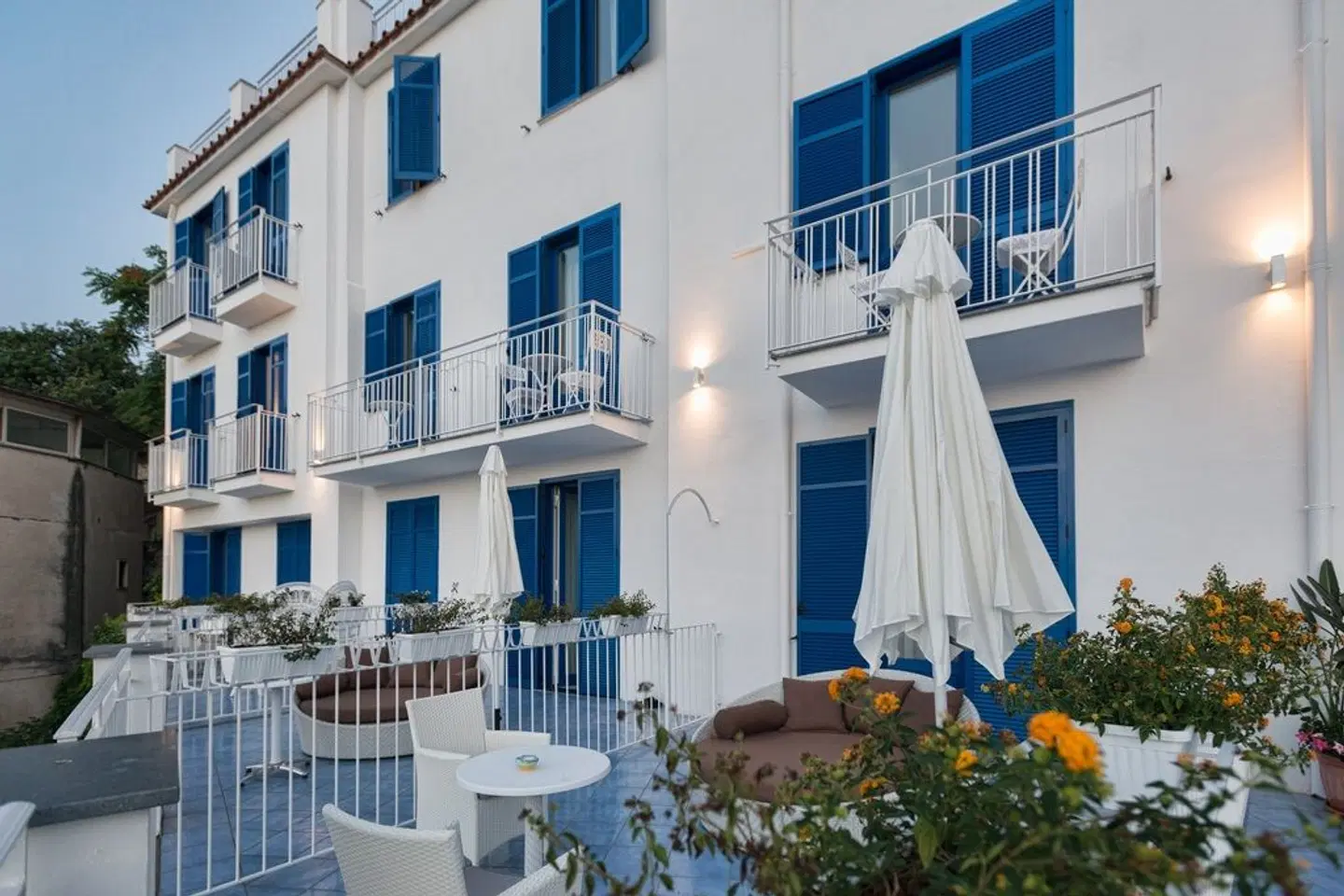 Helios EXTERIOR