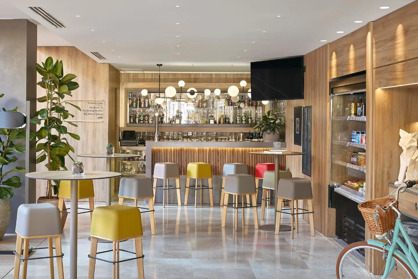 Hotel Barcelona Apolo affiliated by Meliá Bar