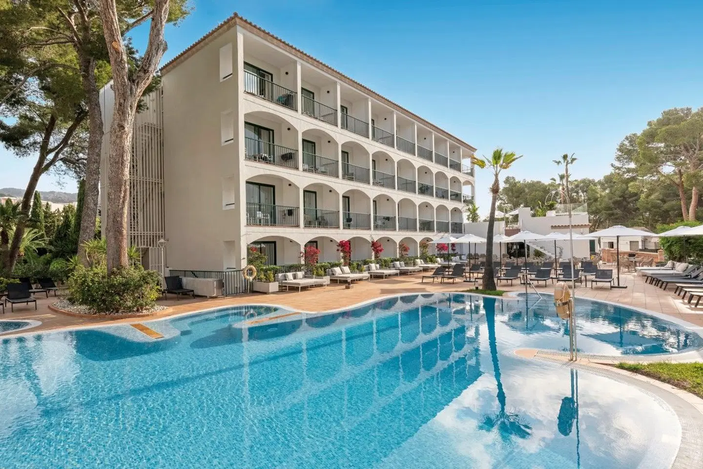 Valentin Somni Hotel & Suites OUTDOOR_POOL