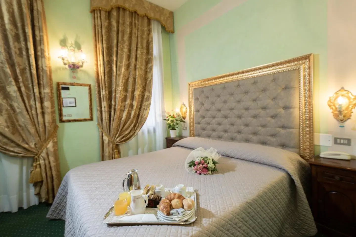 Marconi ROOM_EXAMPLE