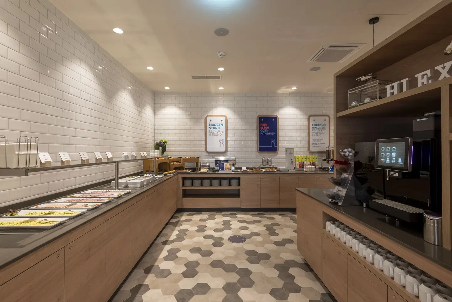 Holiday Inn Express Munich North by IHG LOUNGE_LOBBY