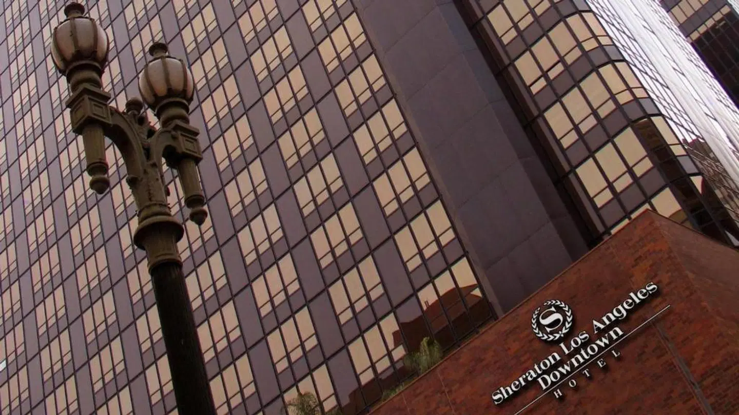 Sheraton Grand Los Angeles EXTERIOR