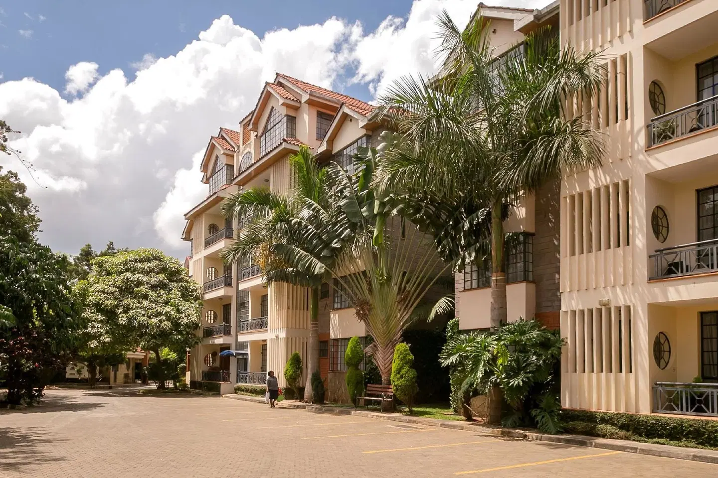 Meltonia Luxury Suites EXTERIOR