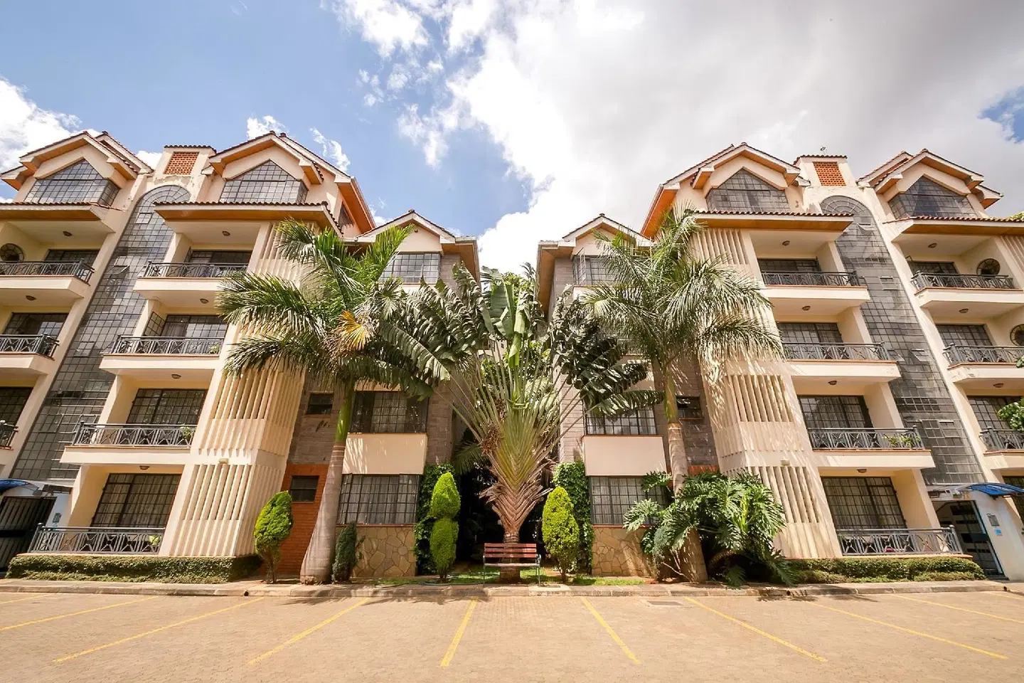 Meltonia Luxury Suites EXTERIOR
