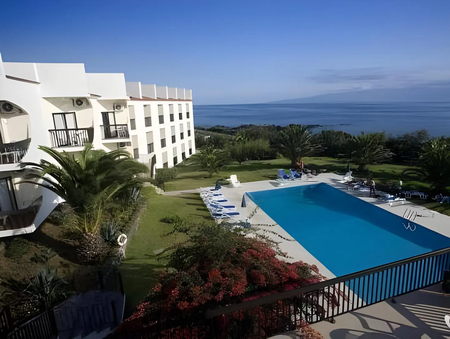 Hotel São Jorge Garden OUTDOOR_POOL