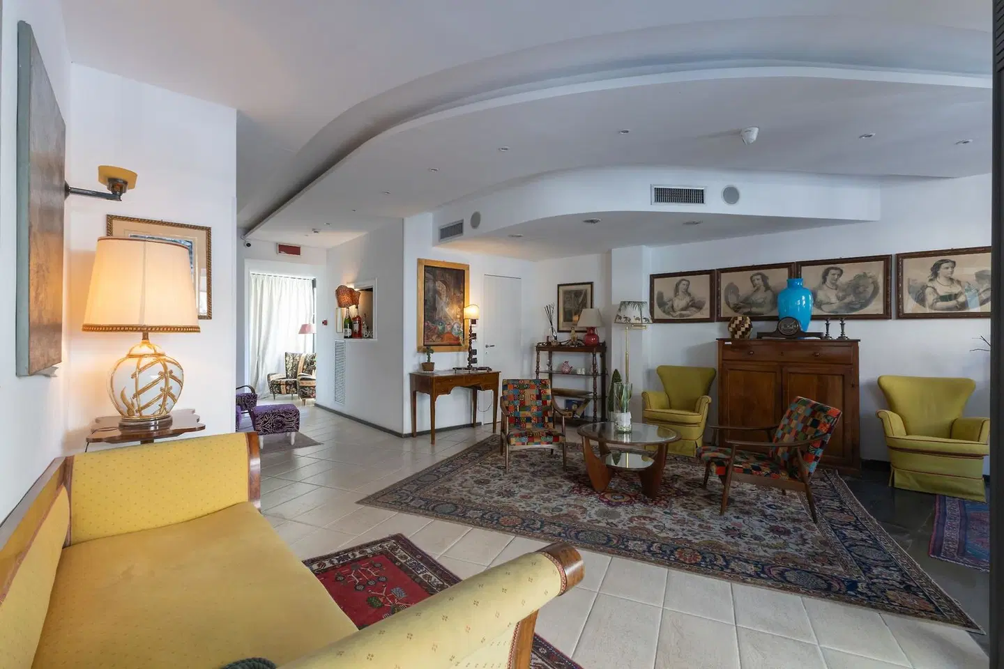 Bernardino LOUNGE_LOBBY