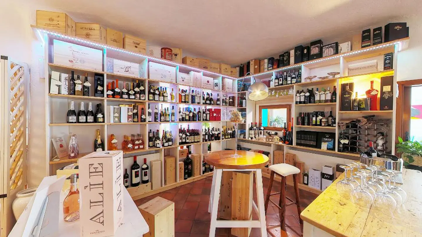 Luci di la Muntagna Bar
