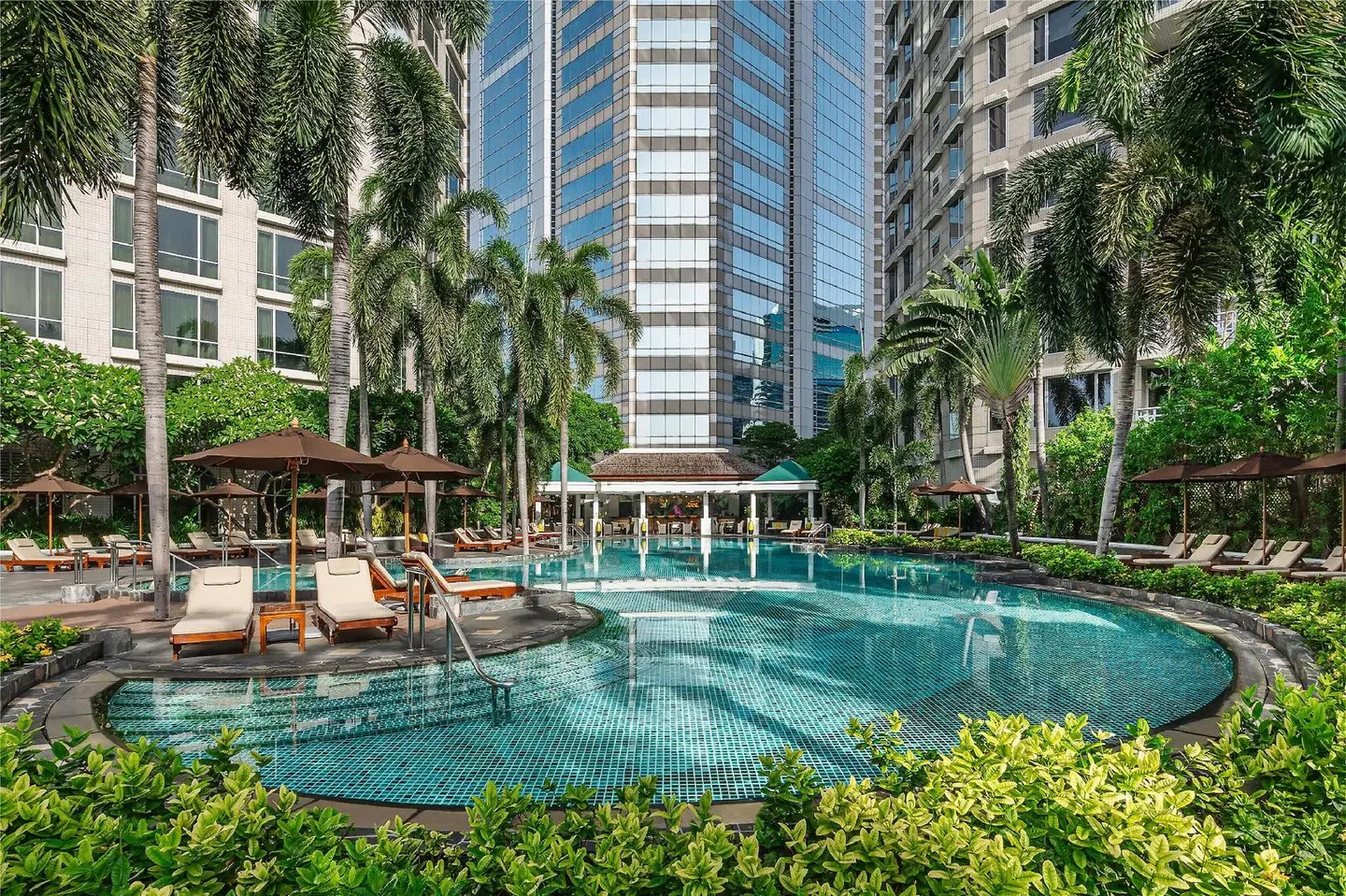 Conrad Bangkok OUTDOOR_POOL