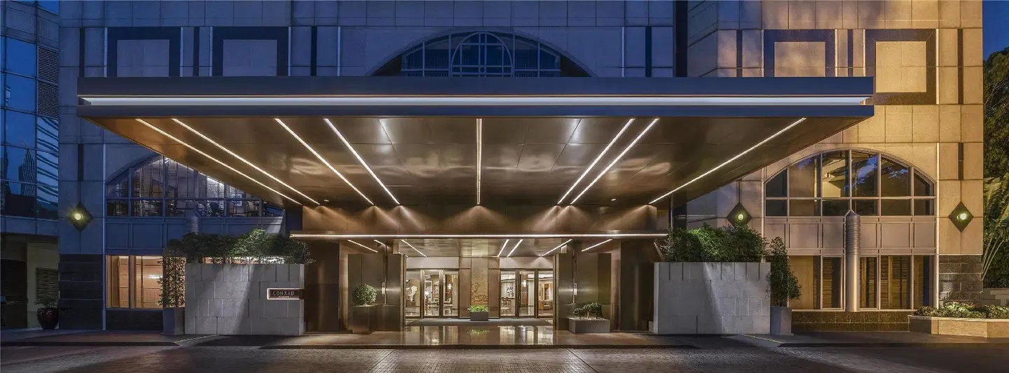 Conrad Bangkok EXTERIOR