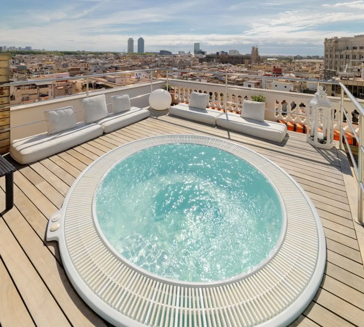 H10 Montcada Boutique OUTDOOR_POOL