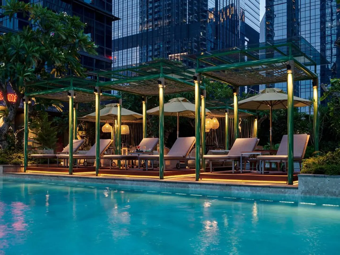 25hours Hotel Jakarta The Oddbird OUTDOOR_POOL