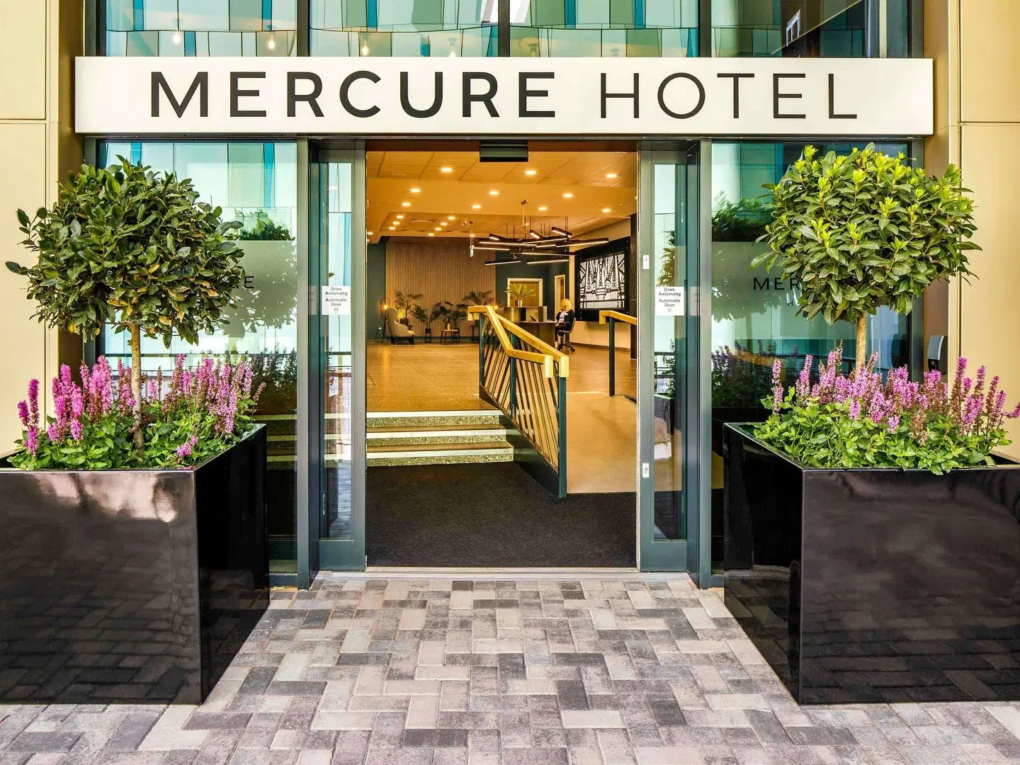 Mercure Newport Hotel EXTERIOR