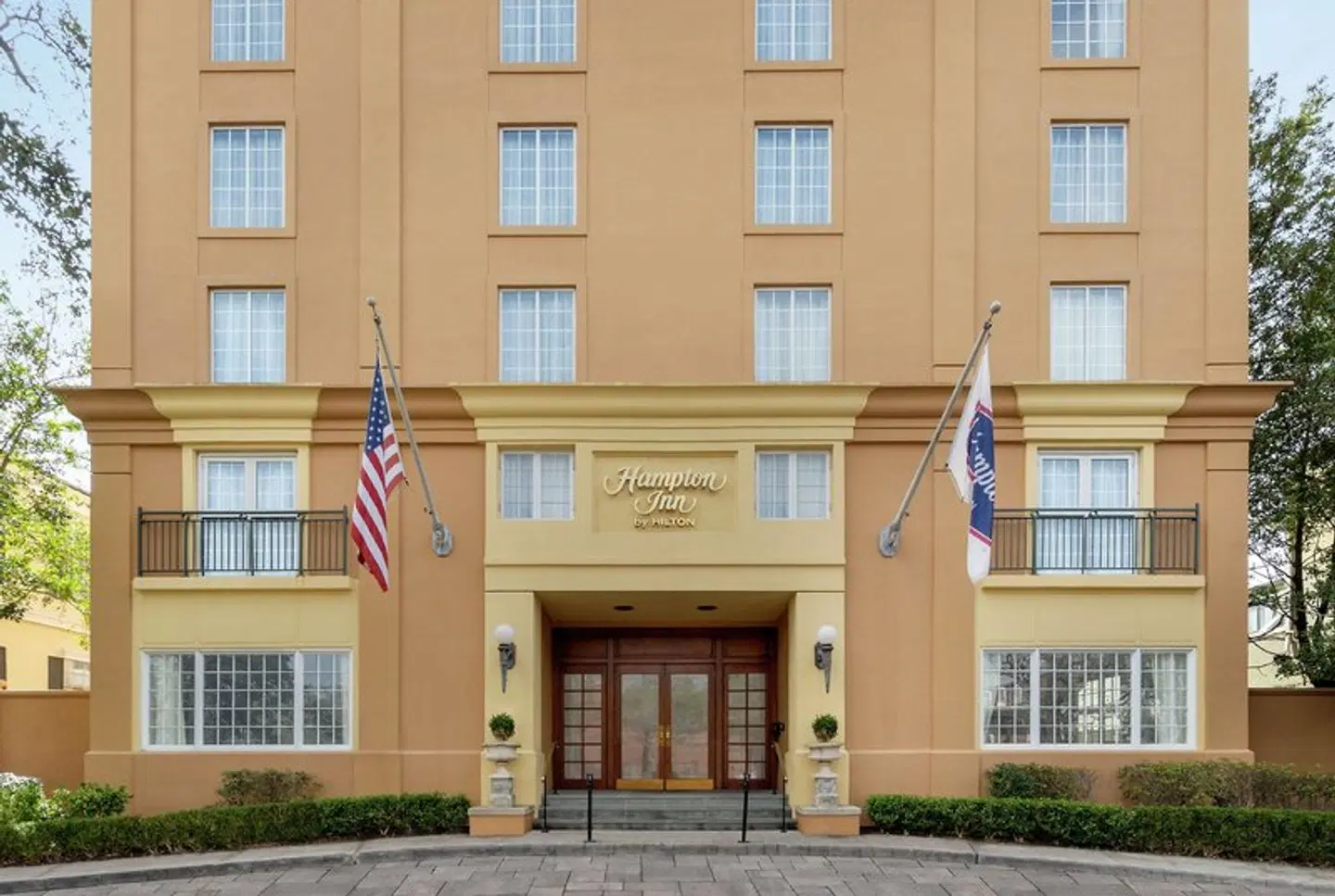 Hampton Inn New Orleans-St. Charles Ave./Garden District EXTERIOR