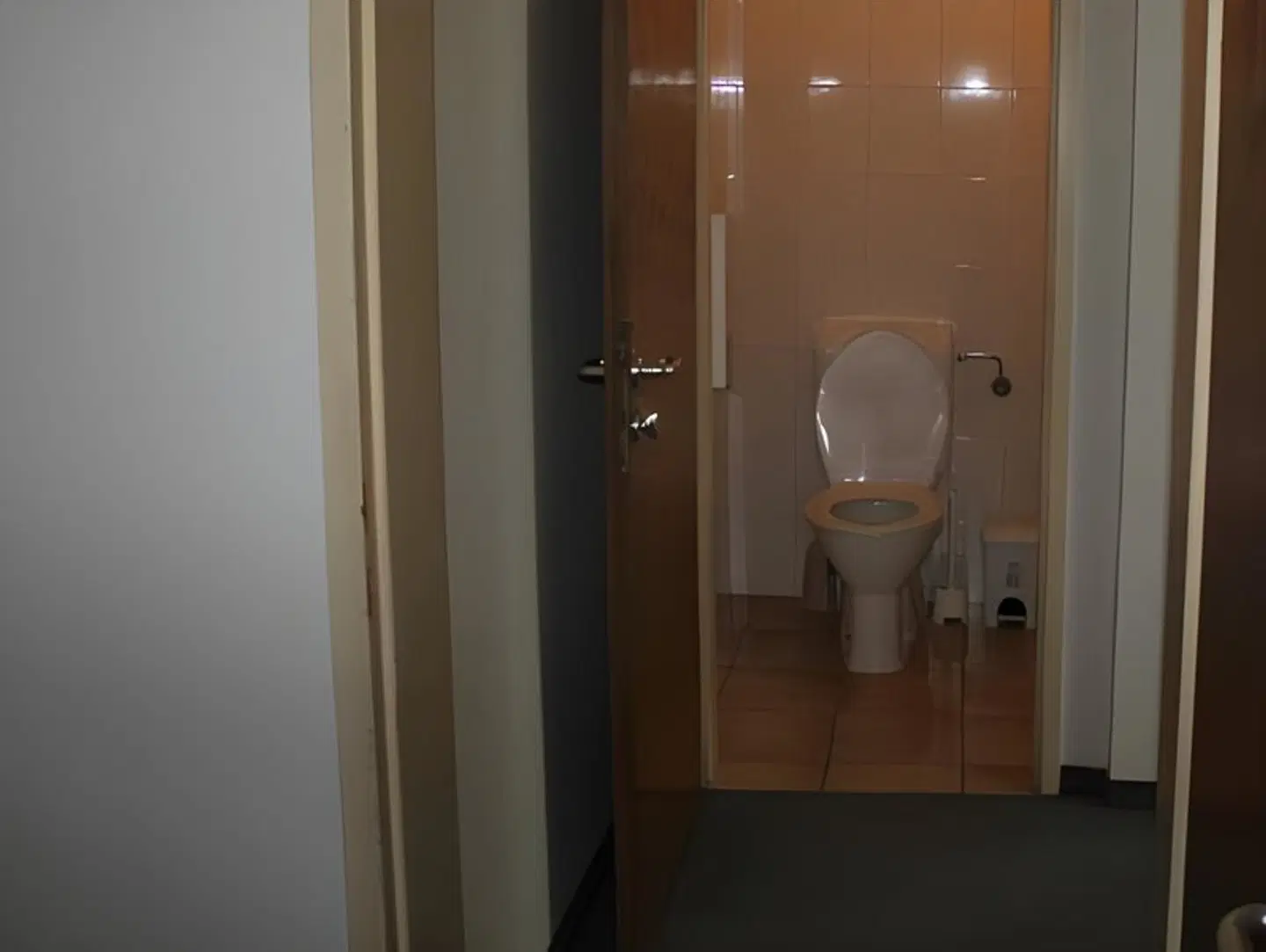 Arnes Hotel Vienna Badezimmer