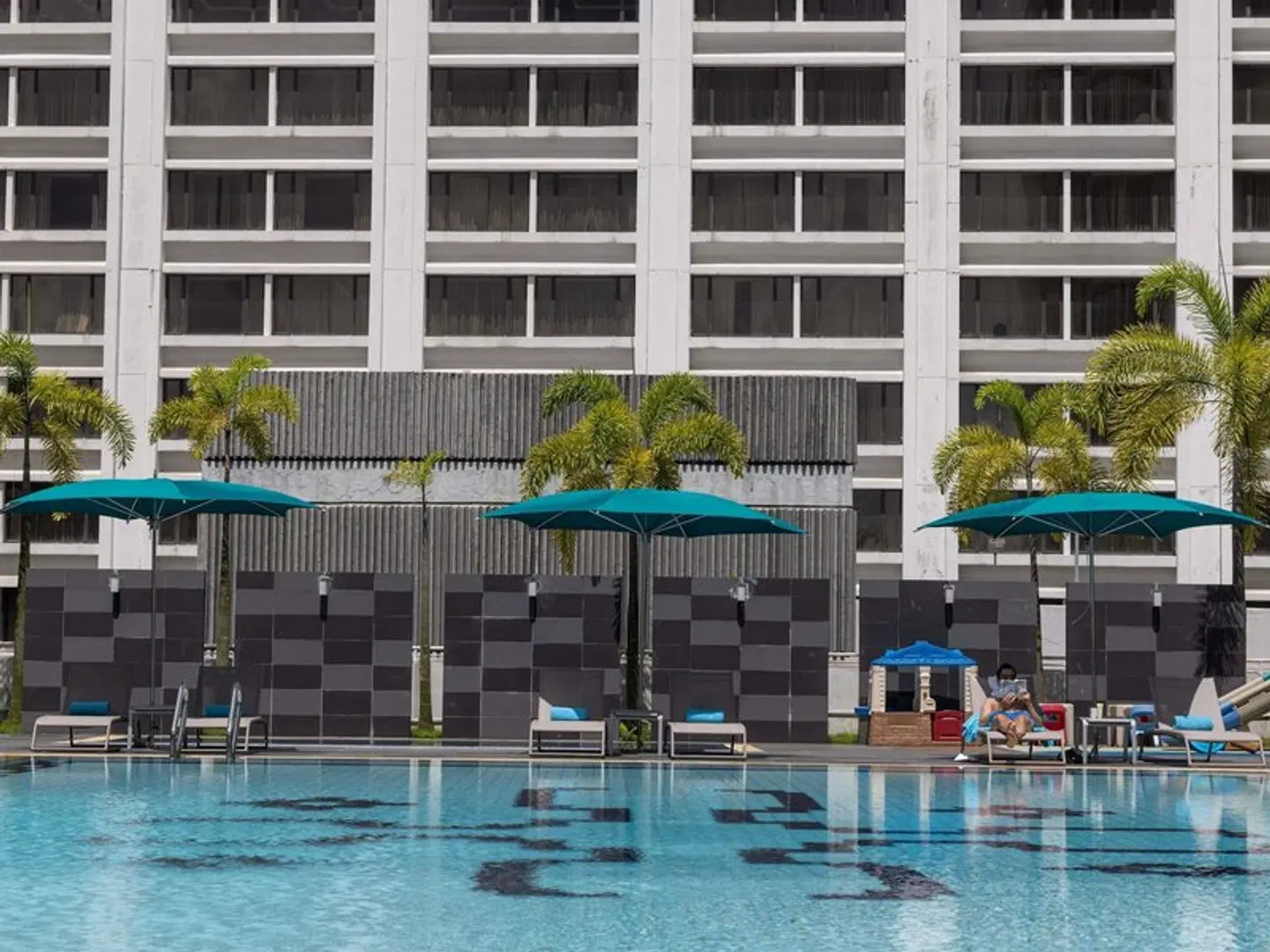 Novotel Living Singapore Orchard OUTDOOR_POOL
