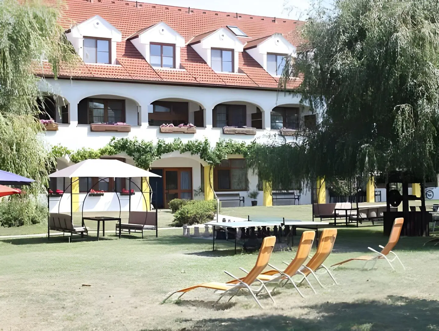 Hotel Mörbischerhof EXTERIOR