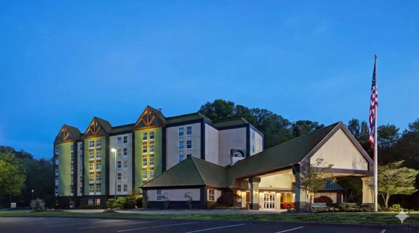 Hampton Inn & Suites Pigeon Forge On The Parkway EXTERIOR