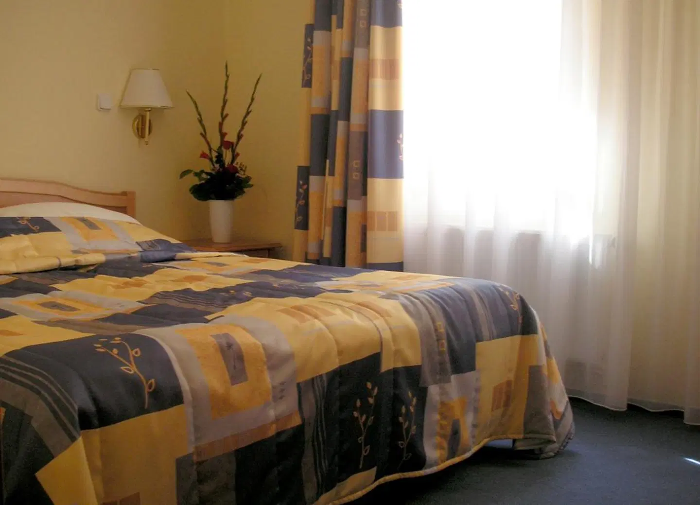 Claris ROOM_EXAMPLE