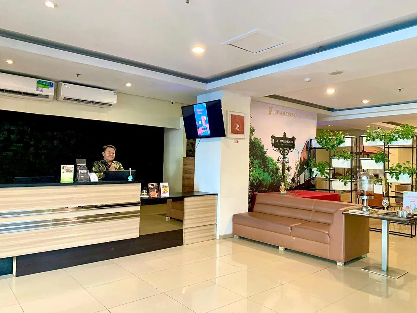 Top Malioboro Hotel - Jogja LOUNGE_LOBBY