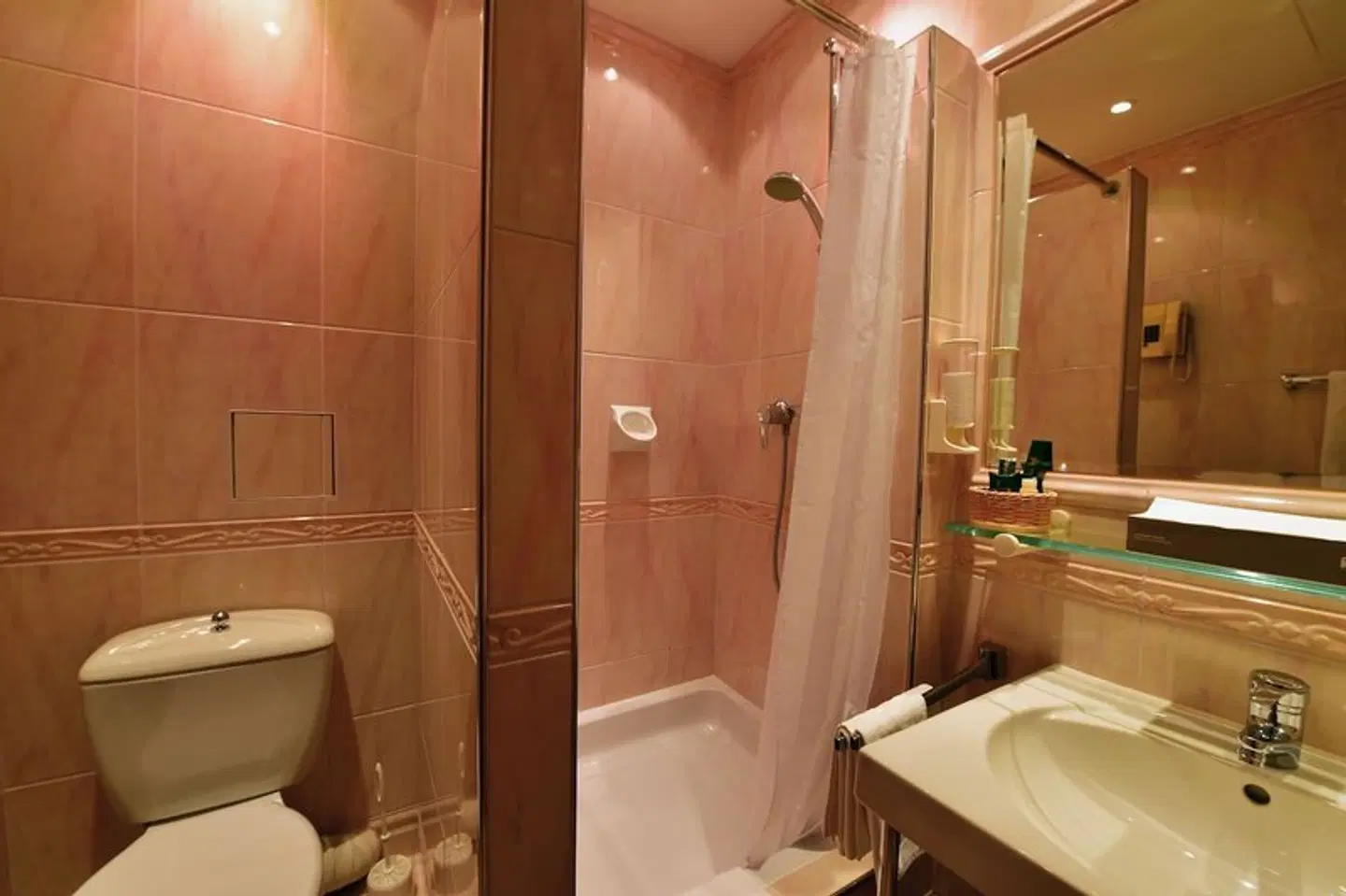 König von Ungarn Badezimmer