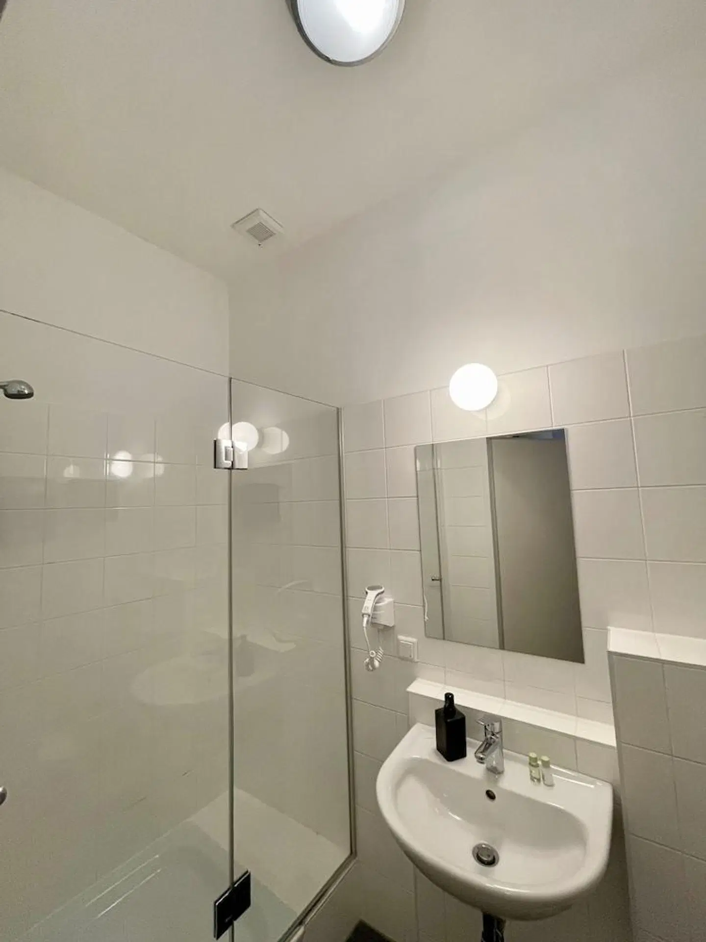 Dan In'n Out Badezimmer