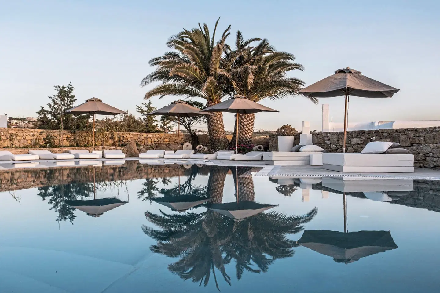 Ostraco Suites OUTDOOR_POOL