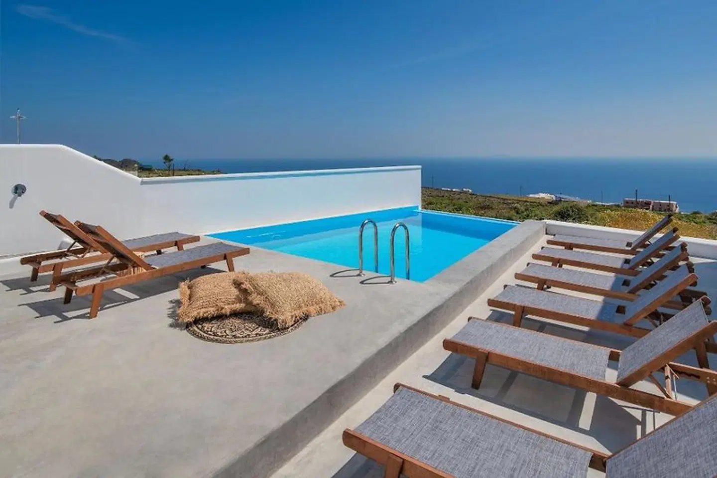 Seven Suites OUTDOOR_POOL