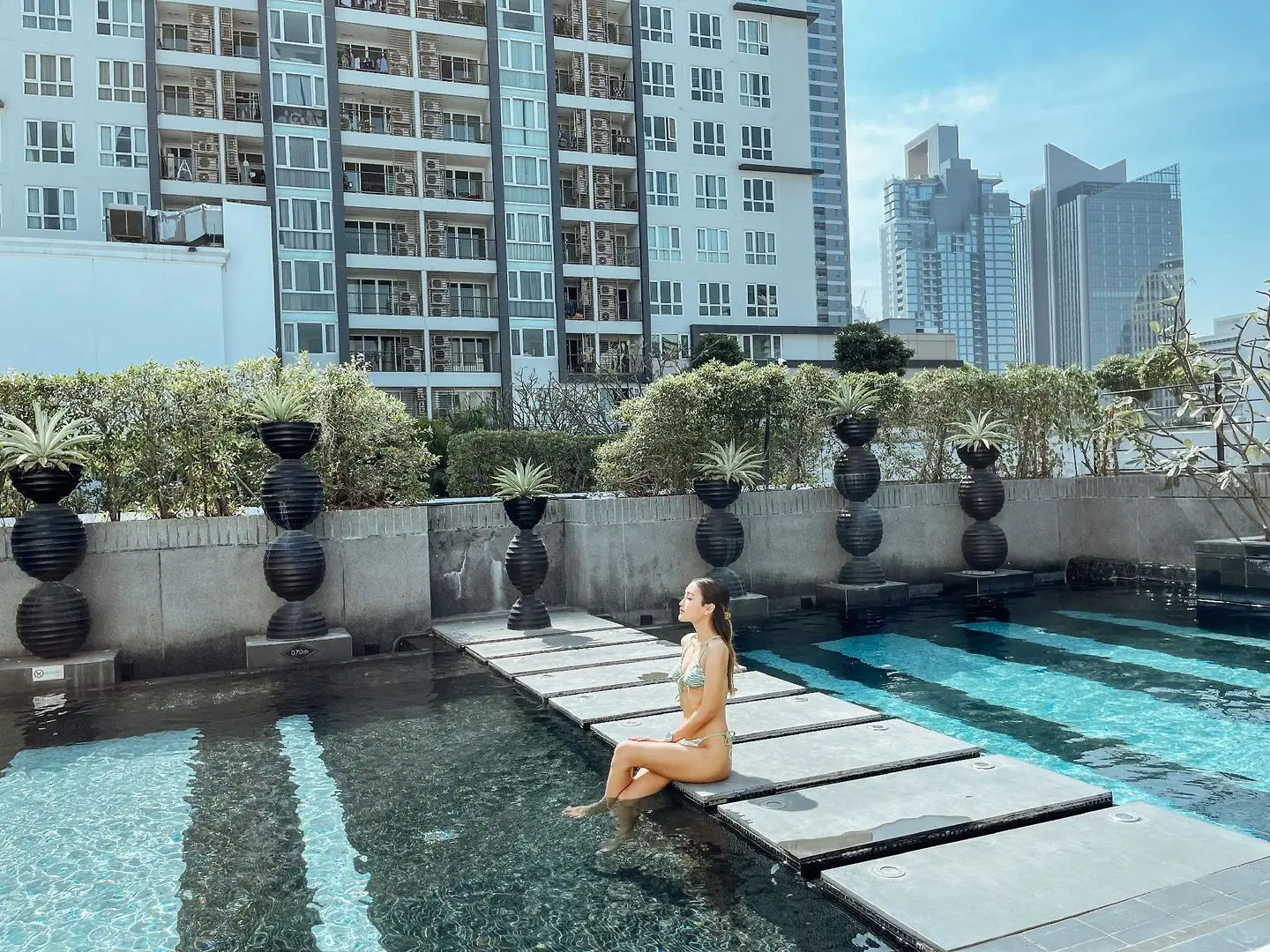 Mövenpick Hotel Sukhumvit 15 Bangkok EXTERIOR