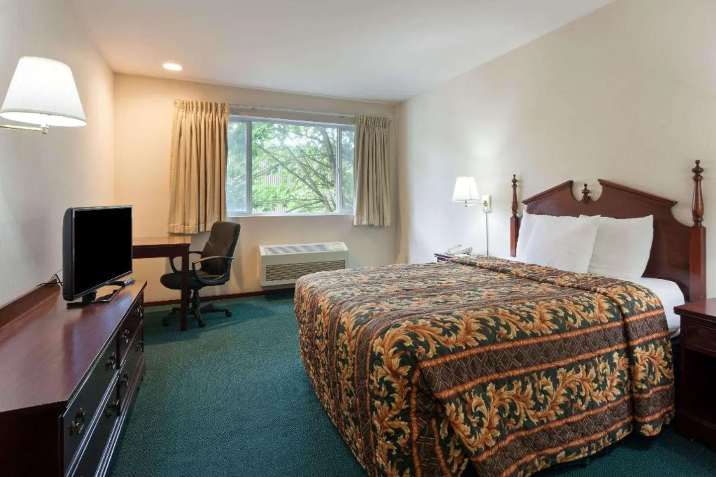 Days Inn by Wyndham Seatac Airport ROOM_EXAMPLE