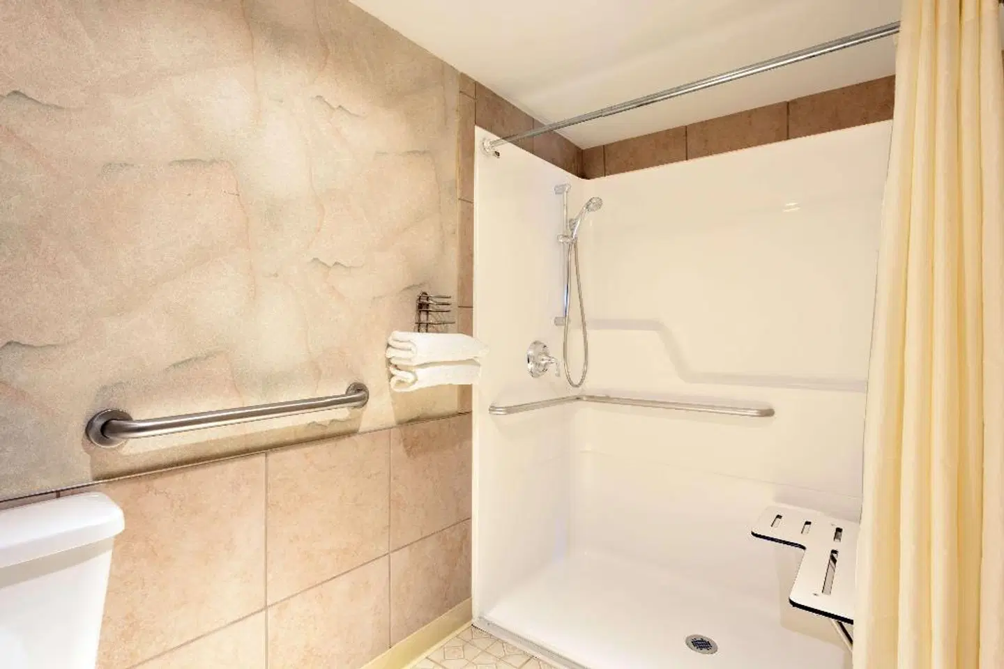 Days Inn by Wyndham Seatac Airport Badezimmer
