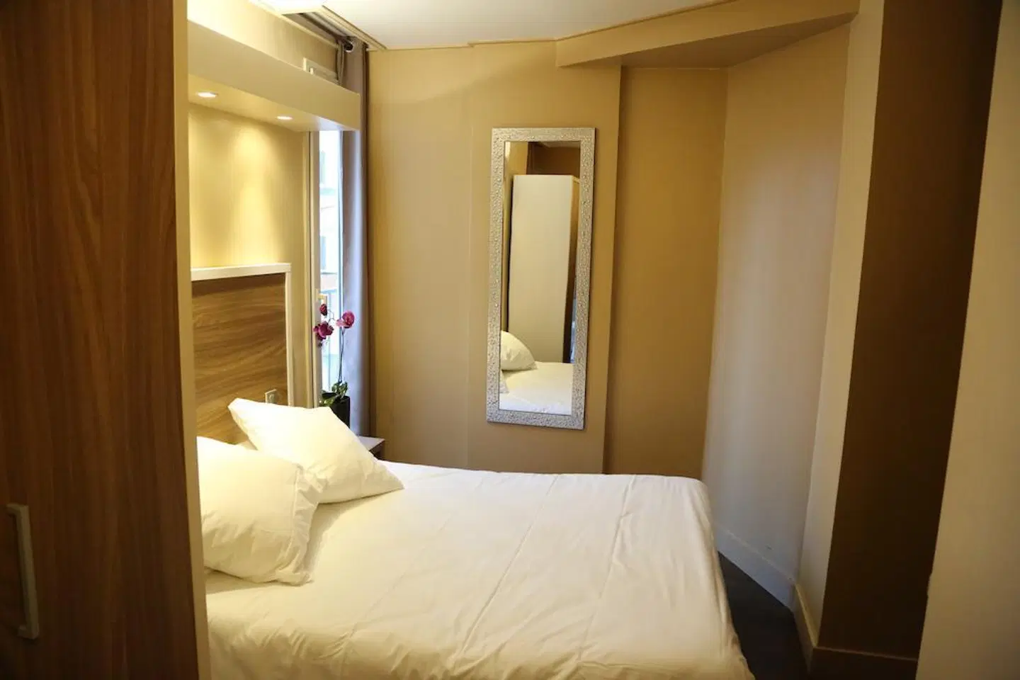 Grand Hotel Nouvel Opera ROOM_EXAMPLE