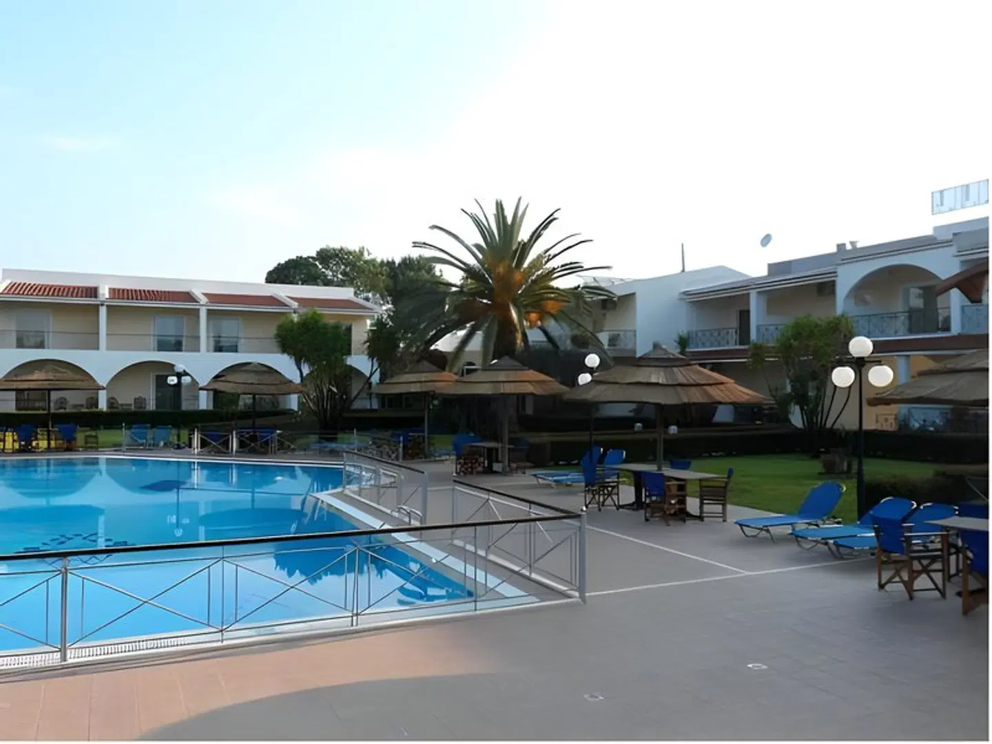 Hotel Kalamitsi Apartments OUTDOOR_POOL