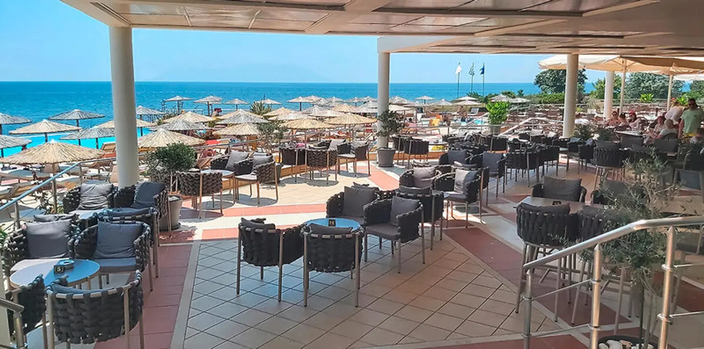 Ramada Plaza by Wyndham Thraki Restaurant