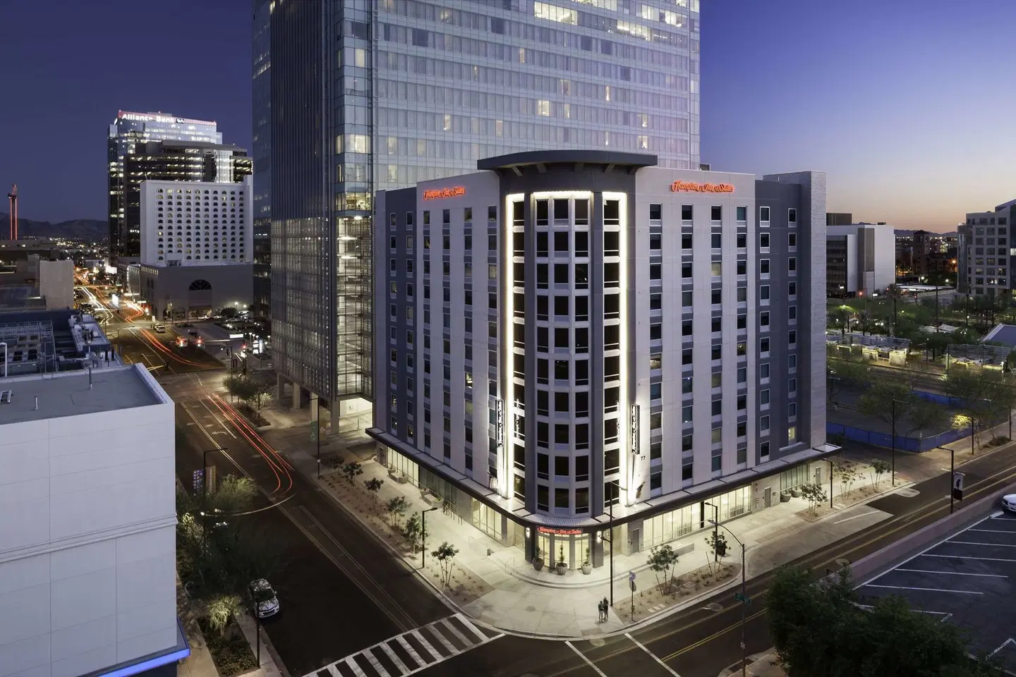 Hampton Inn & Suites Phoenix Downtown EXTERIOR