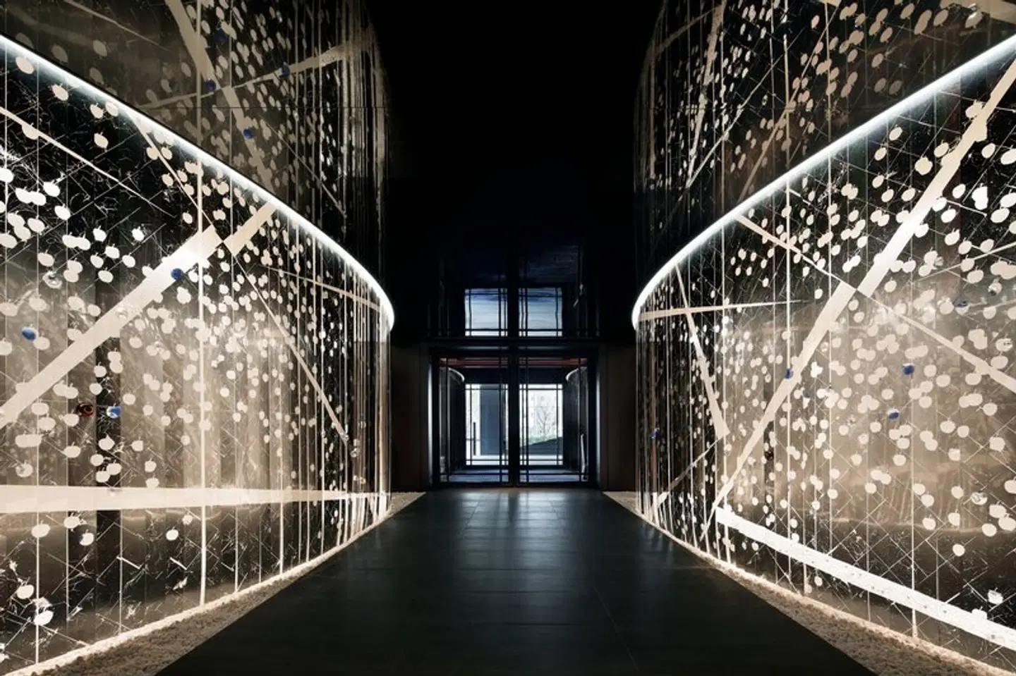 mesm Tokyo, Autograph Collection Hallenbad