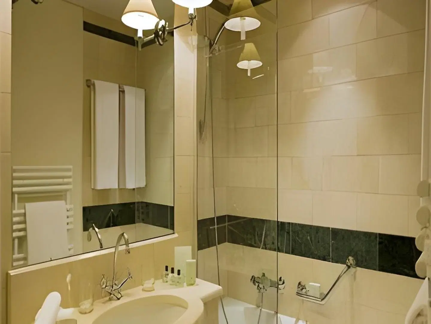 Warwick Geneva Badezimmer