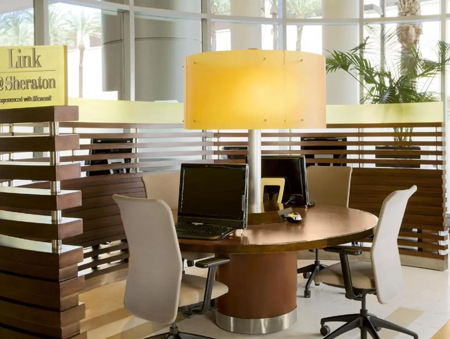 Sheraton Phoenix Downtown Bar