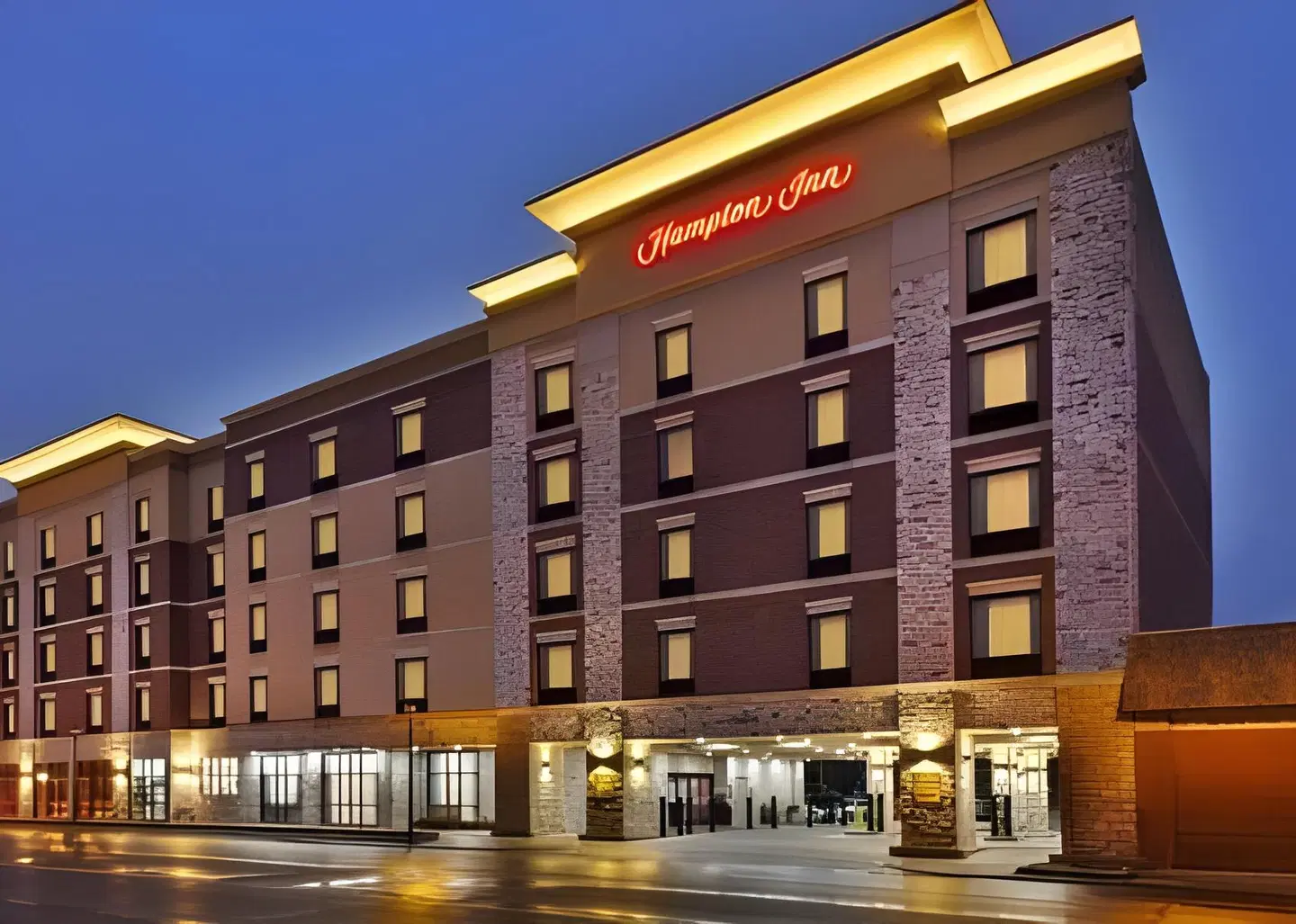 Hampton Inn by Hilton Detroit Dearborn EXTERIOR