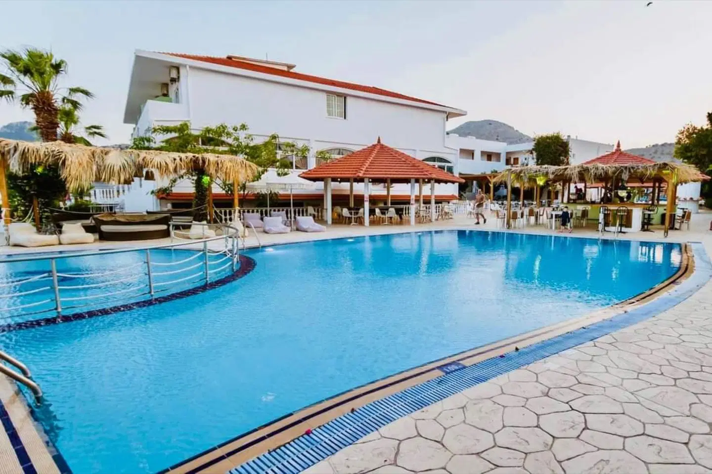 Fantasy OUTDOOR_POOL